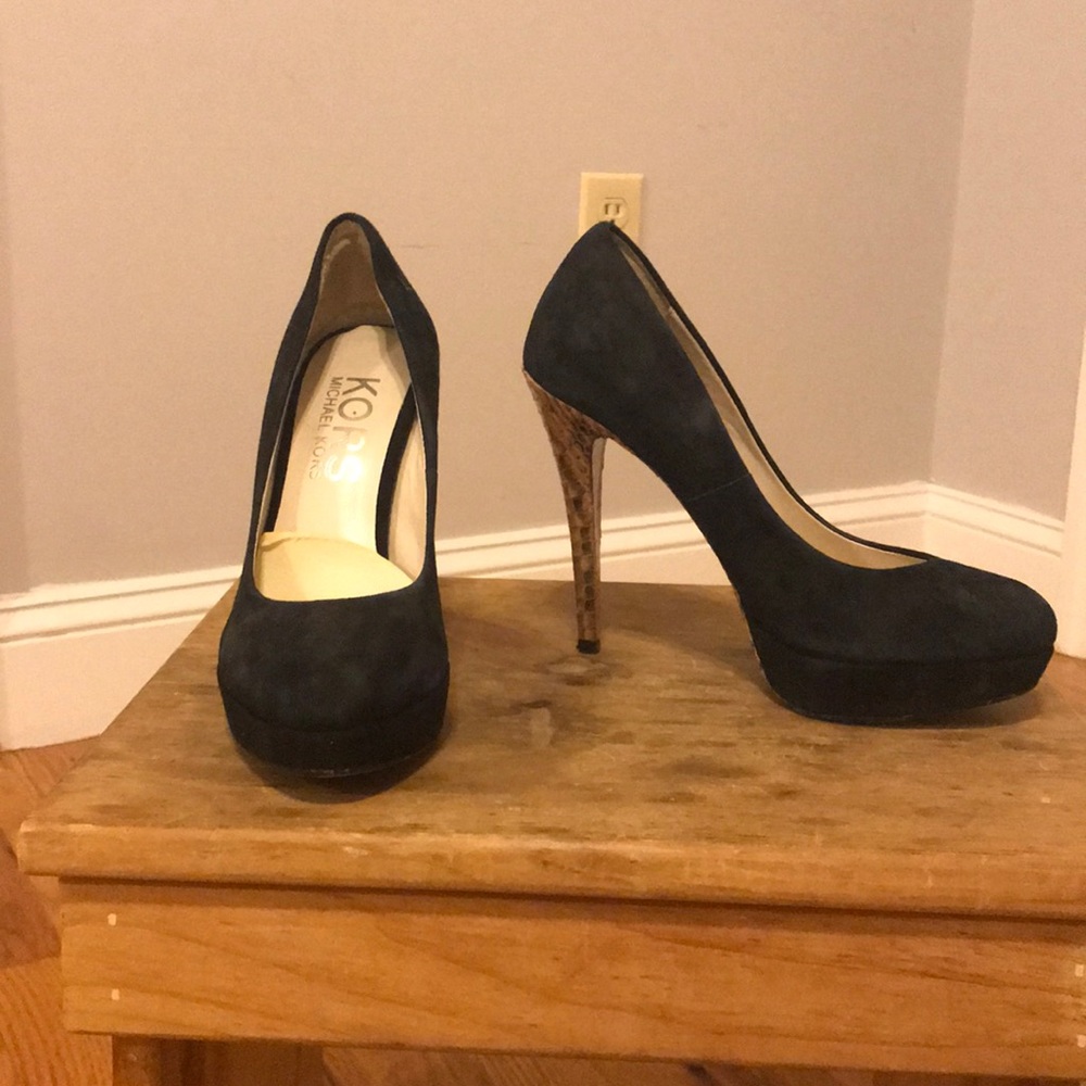 Michael Kors. Black Pumps.